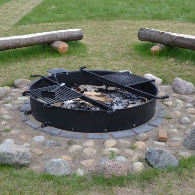 Shelterpladser i Danmark - bålsted med 2 grillriste 