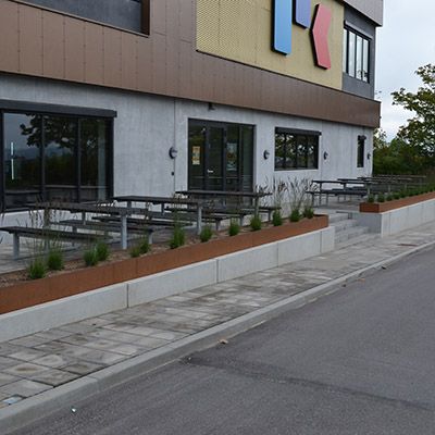 Idrætscenter ved Aarhus - vedligeholdelsesfri bord bænke sæt