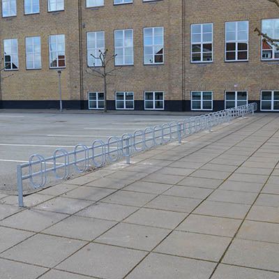 Sct. Knuds Gymnasium - cykelstativer i galvaniseret stål