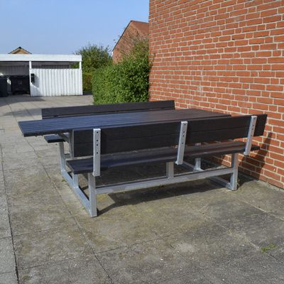 Handicapvenligt bordbænksæt med ryglæn