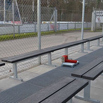 Odense stadion - vedligeholdelsesfrie bænke uden ryglæn (plinte)