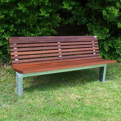 Grundejerforening i Aarhus - parkbænke, skraldespande og bordbænkesæt