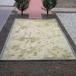 Kantsvelle (kantsætning) i vedligeholdelsesfri genbrugsplast 